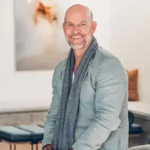 Dr Peter Siefkin